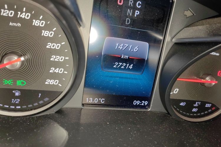 奔驰V级 2020款 V 260 L 长轴距豪华版中控内饰15