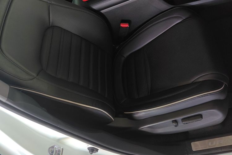 本田UR-V 2017款 370TURBO 两驱尊贵版 国V局部细节41