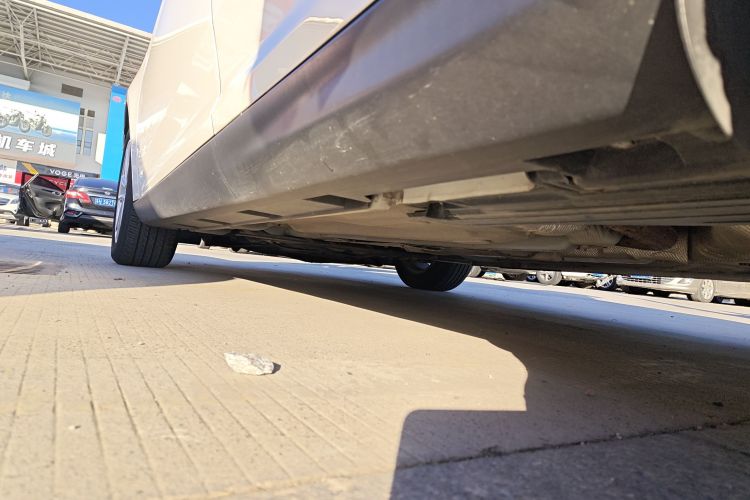 福特 福克斯 2018款 两厢经典 1.6L 自动风尚型智行版局部细节9002