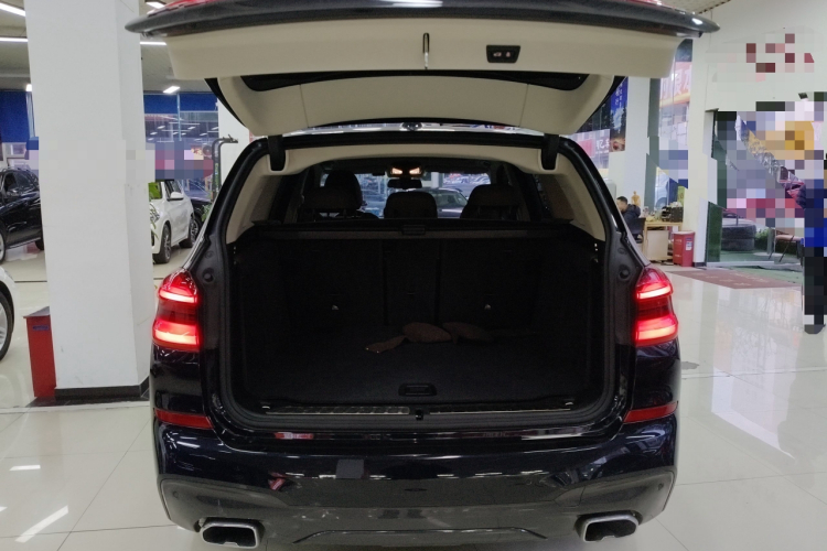 宝马X3 2021款 改款 xDrive28i M运动套装机舱底盘23