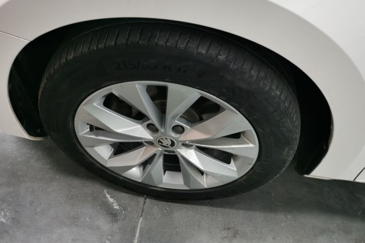 斯柯达 速派 2019款 改款 TSI330 DSG舒适版车身外观6007