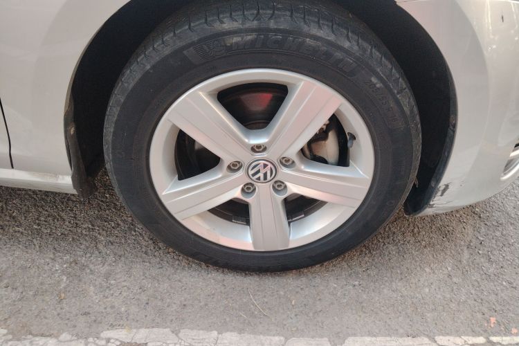 大众 高尔夫 2014款 1.6L 自动舒适型车身外观10