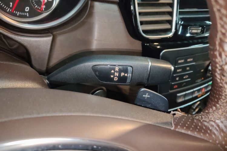 奔驰GLE 2015款 GLE 400 4MATIC局部细节18