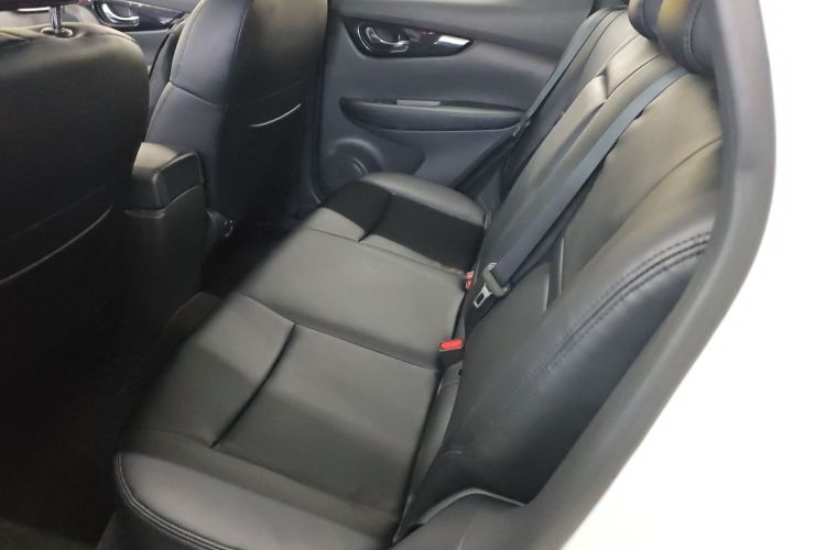 日产 逍客 2017款 2.0L CVT精英版 国V中控内饰7004