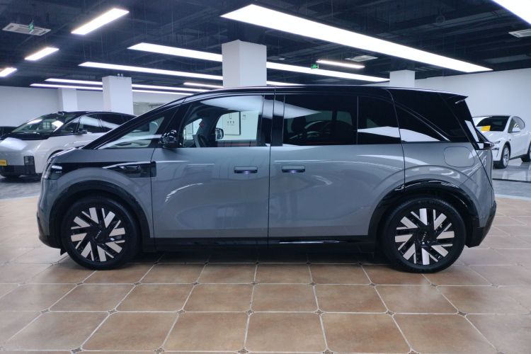 极氪MIX 2025款 长续航智驾版车身外观6003