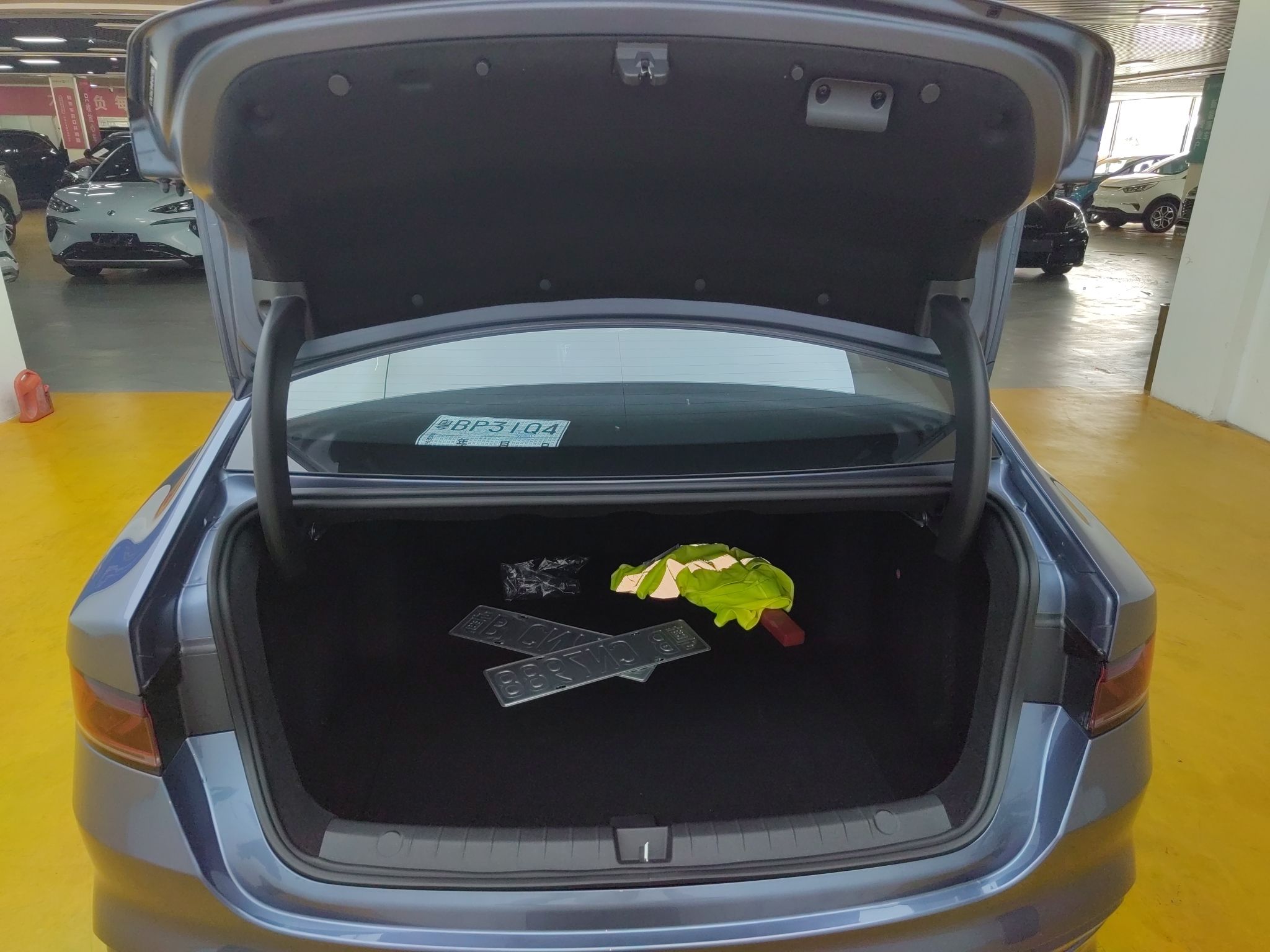 比亚迪 秦PLUS 2024款 荣耀版 EV 510KM卓越型