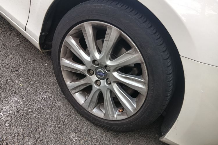 沃尔沃V40 2015款 1.6T 智逸版车身外观10