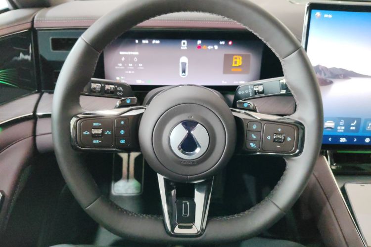 腾势Z9GT 2024款 1100四驱Ultra版中控内饰13