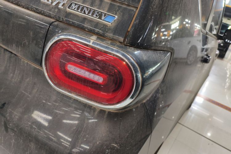 五菱汽车 宏光MINIEV 2024款 第三代 215km 进阶版车身外观9