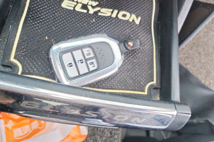 本田 艾力绅 2016款 2.4L 风尚版中控内饰7001