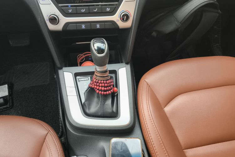 现代 领动 2016款 1.6L 自动智炫·精英型中控内饰18