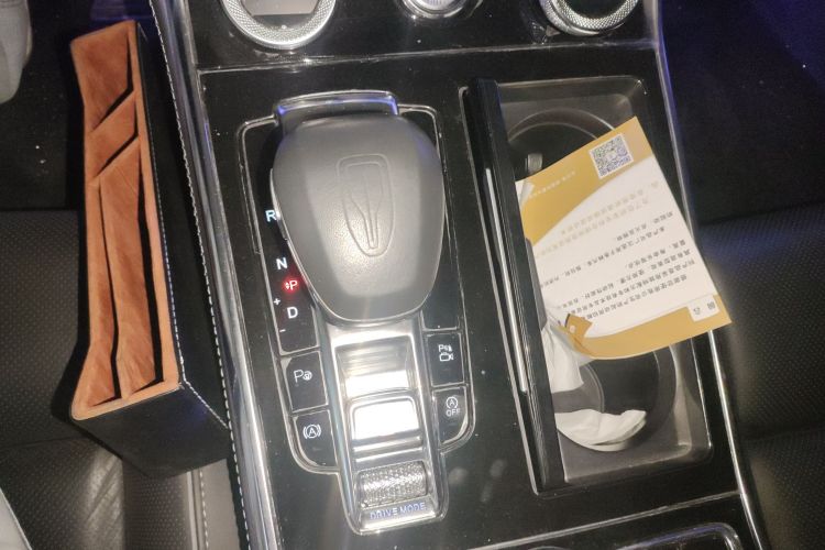 红旗H9 2020款 3.0T 智联旗畅版中控内饰18