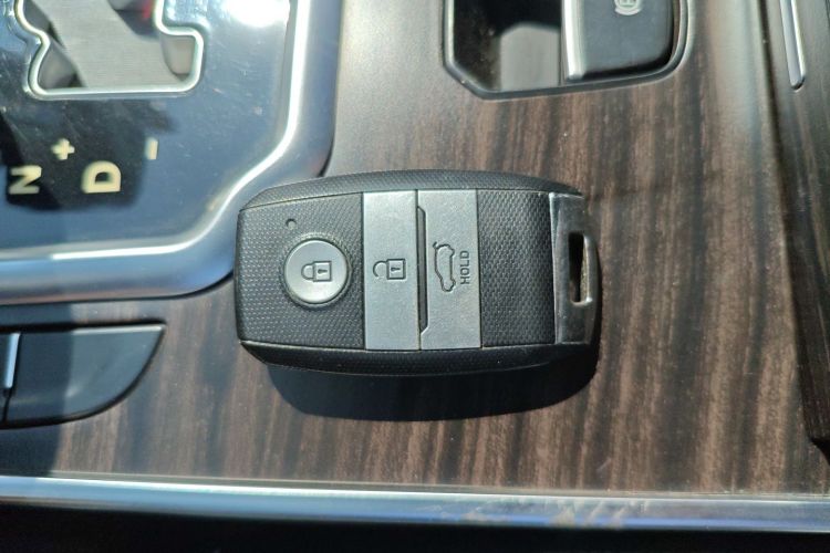 陆风X7 2015款 2.0T 全景尊贵版中控内饰7001