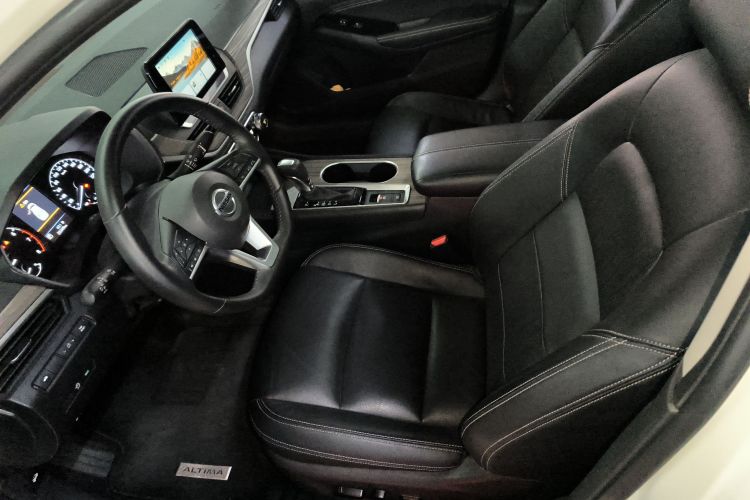 日产 天籁 2021款 2.0L XL 舒适版中控内饰19