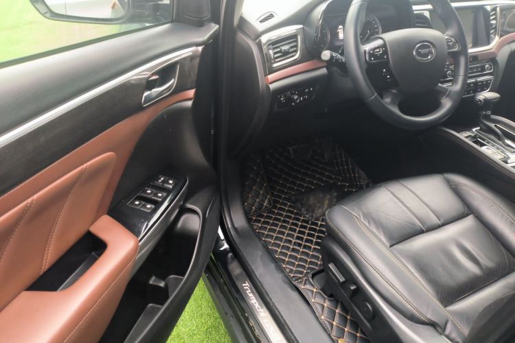 广汽传祺 传祺GS8 2017款  320T 两驱豪华版（七座）中控内饰20