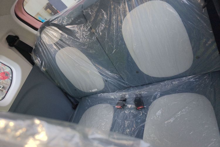 奔腾小马 2025款 222km 灵韵马中控内饰21