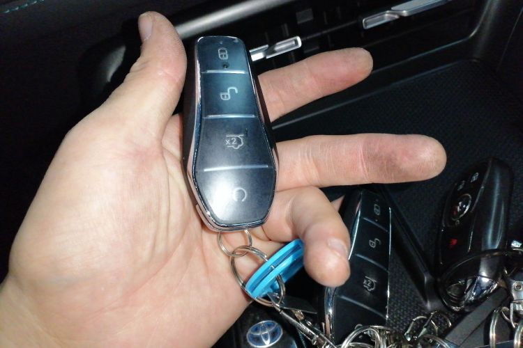 比亚迪 秦PLUS 2025款 DM-i 智驾版 55KM领先型中控内饰7001