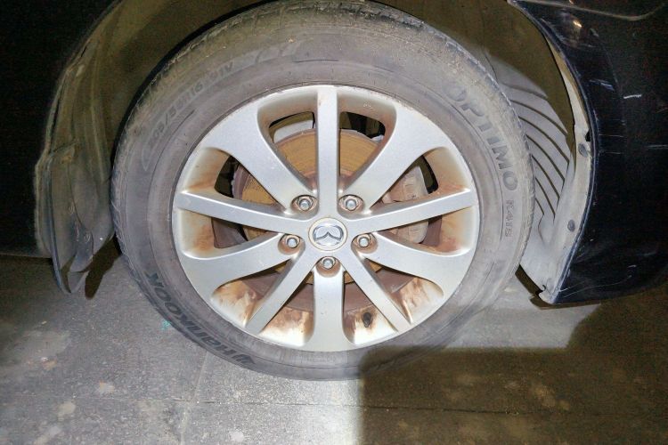 马自达6 2011款 2.0L 自动时尚型车身外观10