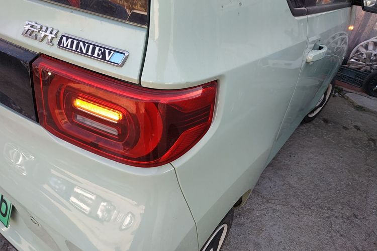 五菱汽车 宏光MINIEV 2021款 马卡龙时尚款 三元锂车身外观9