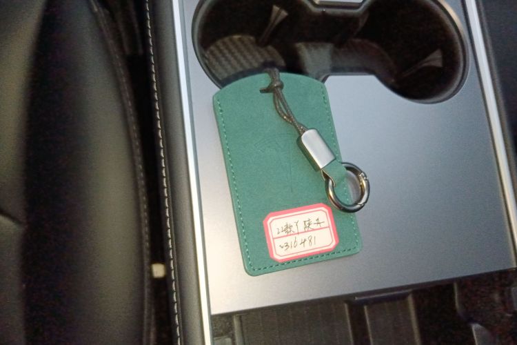 特斯拉 Model Y 2022款 后轮驱动版中控内饰7001