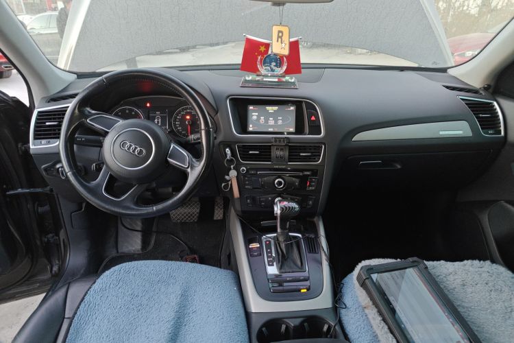 奥迪Q5 2016款 40 TFSI 进取型中控内饰22