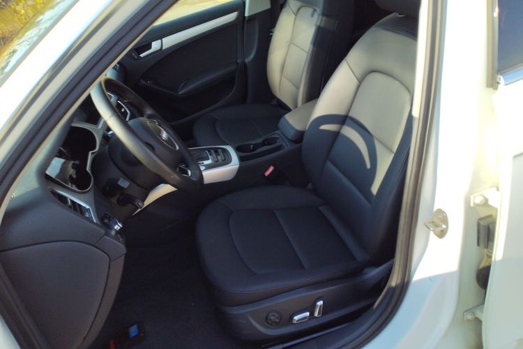 奥迪A4L 2016款 35 TFSI 典藏版 自动标准型局部细节19