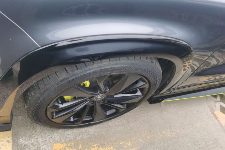 长安UNI-T 2022款 2.0T 运动版 尊贵型车身外观6006