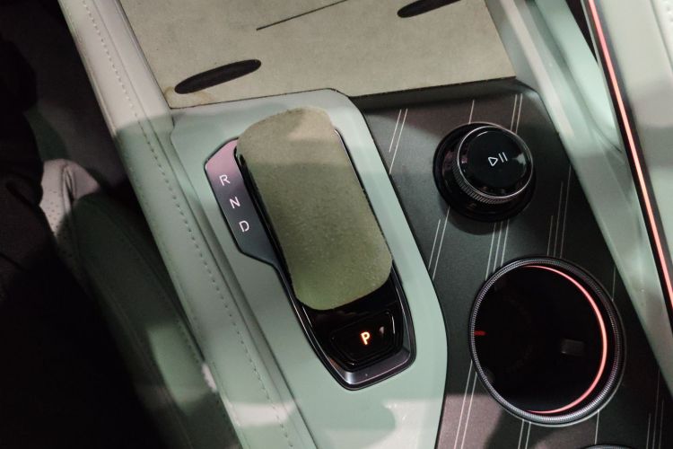 极氪001 2024款 YOU版 100kWh 四驱局部细节18