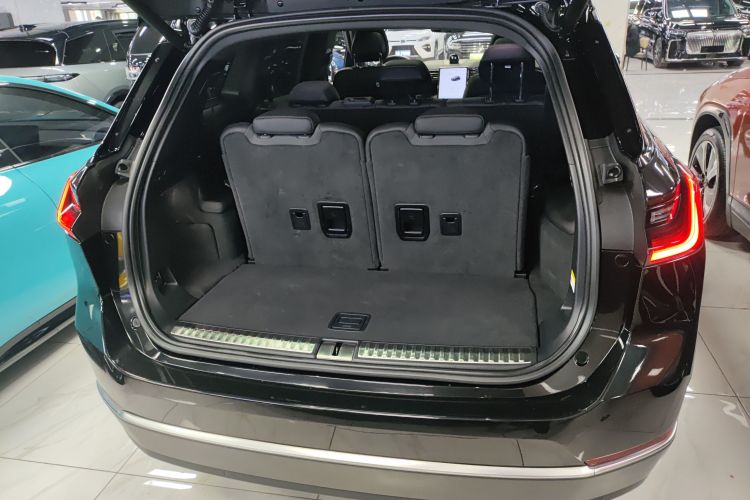 蔚来ES8 2020款 580KM 七座版机舱底盘23