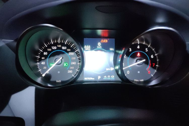 捷豹F-PACE 2020款 2.0T 都市尊享版中控内饰14