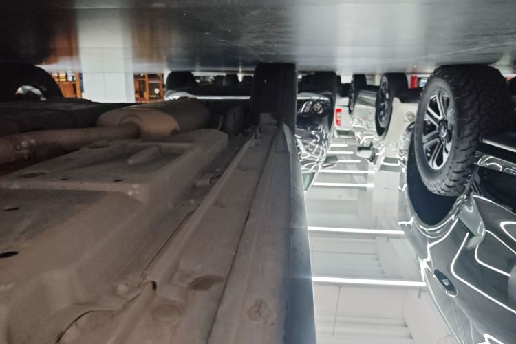 雷克萨斯RX  改款 450h 四驱典雅版局部细节9001