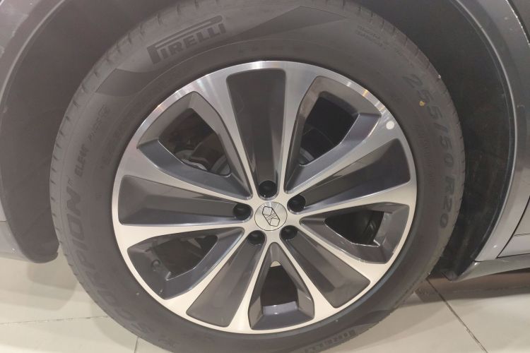 鸿蒙智行 智界R7 2025款 增程 251km Pro车身外观6008