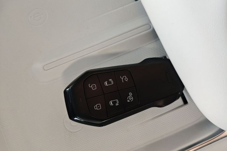 小鹏X9 2024款 640四驱高性能Max中控内饰11