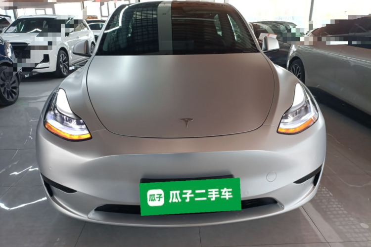 特斯拉 Model Y 2022款 改款 后轮驱动版车身外观2