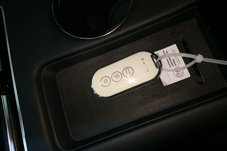 鸿蒙智行 问界M5 2022款 增程后驱标准版中控内饰7001