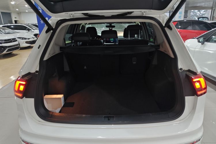 大众 途观L 2024款 出众款 330TSI 自动两驱R-Line龙耀版局部细节23