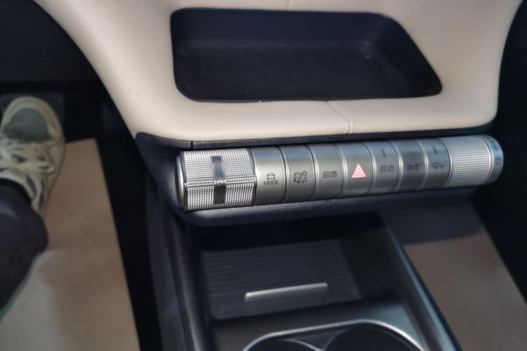 比亚迪 海豚 2023款 420km 时尚版中控内饰18