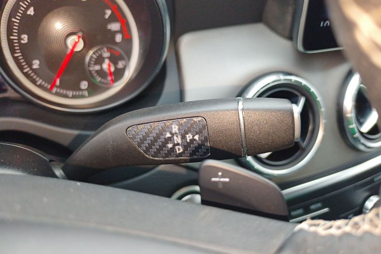 奔驰CLA 2018款 CLA 200 时尚型局部细节18