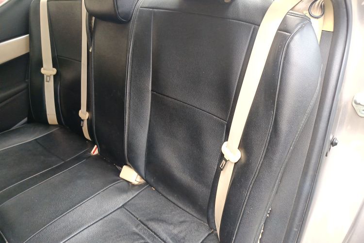 丰田 卡罗拉 2017款 改款 1.2T 手动GL中控内饰21