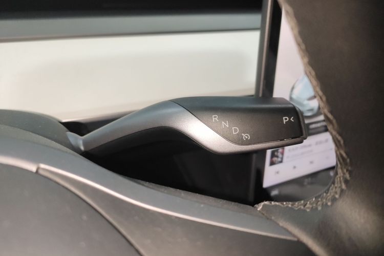 特斯拉 Model Y 2022款 改款 后轮驱动版中控内饰18