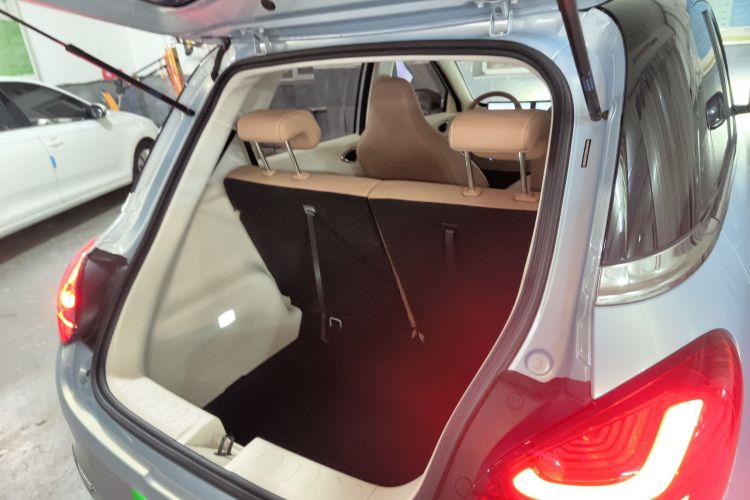 五菱汽车 五菱缤果 2025款 410km 灵犀尊享款机舱底盘23