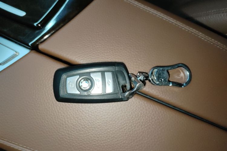 宝马5系 2014款 525Li 领先型中控内饰11