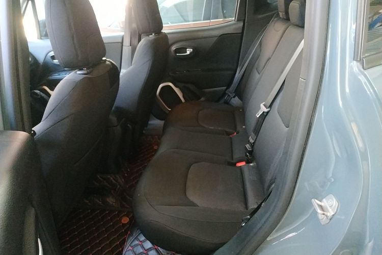 Jeep 自由侠 2016款 1.4T 自动劲能版+中控内饰21