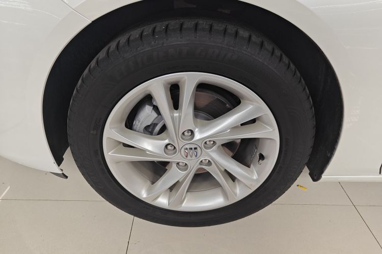 别克 君威 2024款 25T 超享版车身外观6007