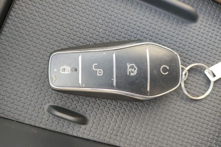 比亚迪 秦L 2024款 DM-i 120KM超越型中控内饰11