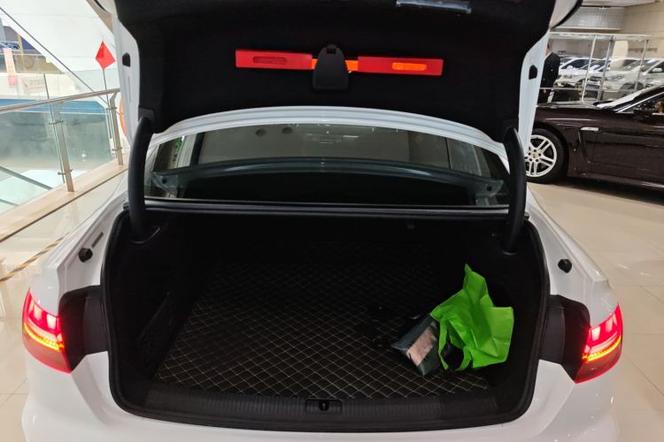 奥迪A4L 2020款 40 TFSI 豪华动感型局部细节23