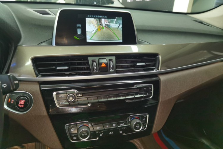 宝马X1 2018款 xDrive20Li 尊享型中控内饰16