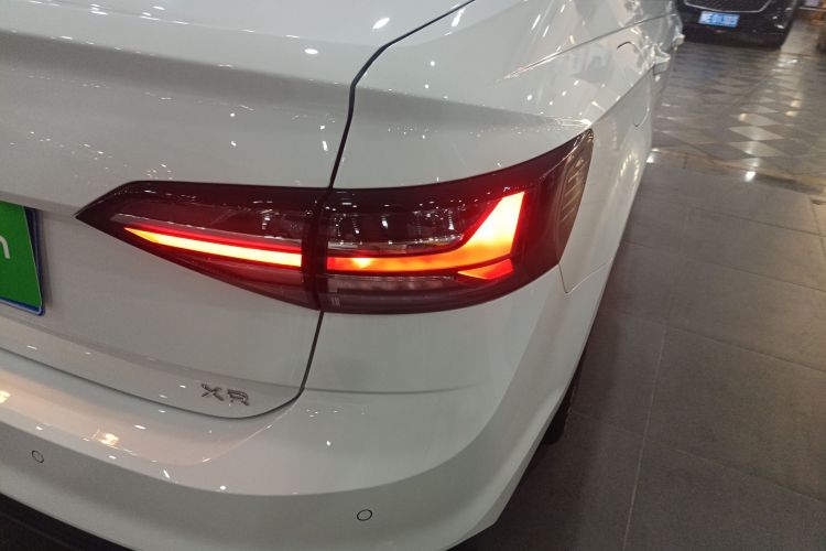 大众 朗逸 2025款 新锐 1.5L 出众新逸版车身外观9