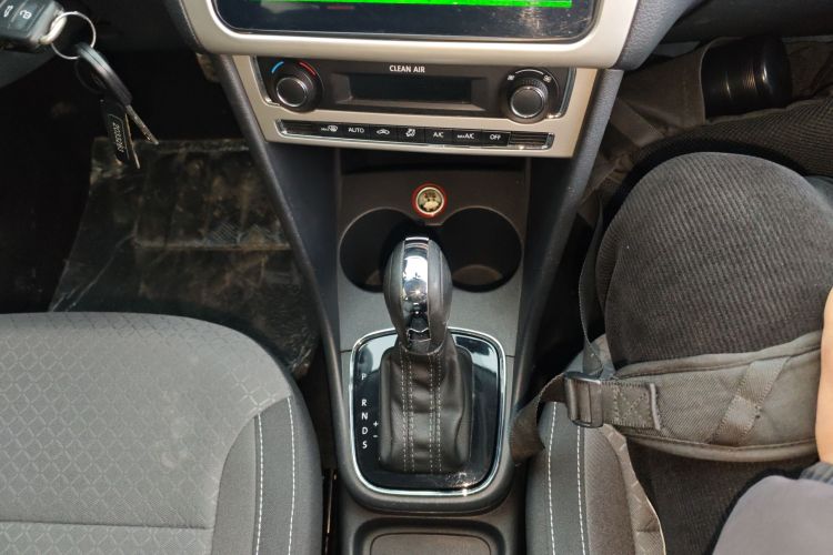 大众 2016款 1.6L Cross Polo 自动中控内饰18