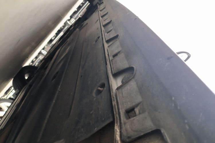 现代 菲斯塔 2019款 280TGDi 智速版 国VI机舱底盘30